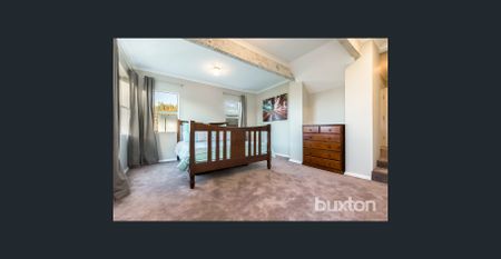 Beautiful Family Home Built For Entertaining - Photo 5