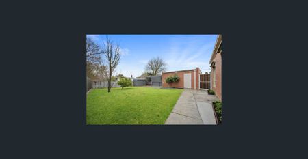 Renovated 3 Bedroom Townhouse in Great Location - Photo 3