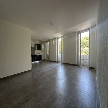 T3 - Centre ville de Hyères - 81m² - Photo 2