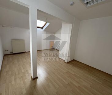 Mit Personenaufzug und Terrasse: 2-Raum Wohnung in der Geraer Innen... - Photo 2