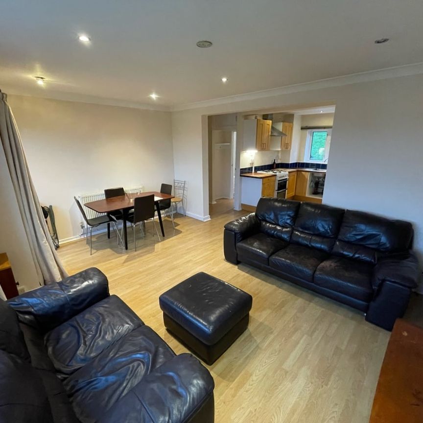 2 Bed Flat, Clifton Vale Close, BS8 - Photo 1
