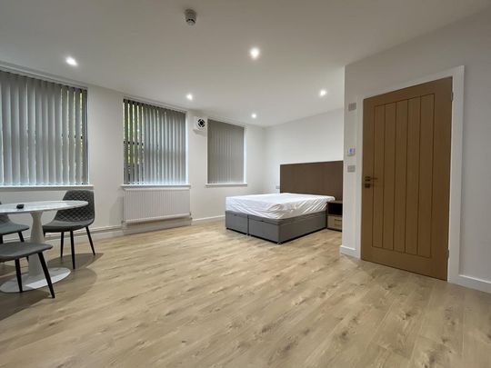 Studio to rent - Photo 1