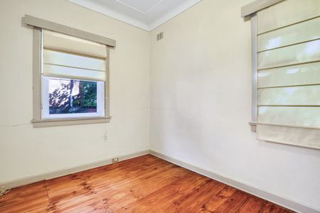 Charming 2-Bedroom Rental in Prime Hunters Hill Location - Photo 2