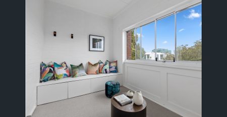 Huge 3 bedroom apartment with north east aspect - Photo 2