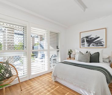 Contemporary apartment just a short walk to Fairlight beach - Photo 3