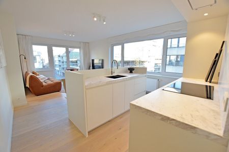 Gerenoveerd hoekappartement in hartje Knokke - Photo 4