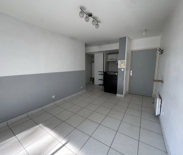 Location Appartement 2 pièces 32m² MARSEILLE 10ème - Photo 6