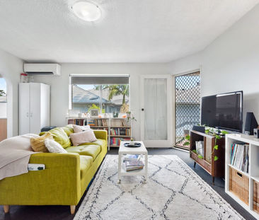 Walking distance to parks and shops. - Photo 4