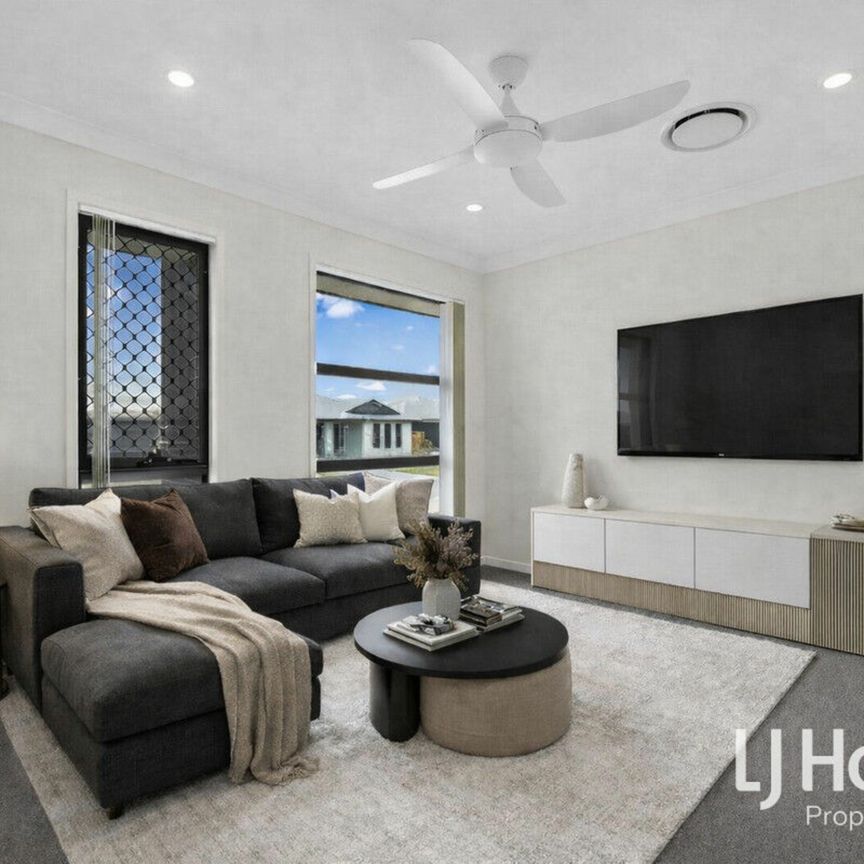 Ducted Air Conditioning - 2 x Living Zones - Near New! - Photo 1