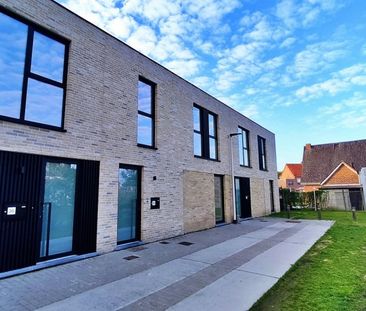 Energiezuinige halfopen woning te huur nabij het centrum van Wevelgem - Photo 4