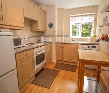 2 Bedroom Flat - Photo 4