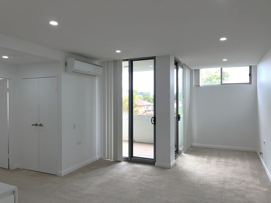 Modern 1-Bedroom Apartment in the Heart of Asquith - Photo 1