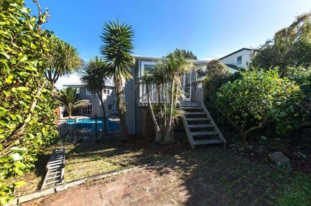 Cozy 1 bedroom house in Onehunga - Photo 2