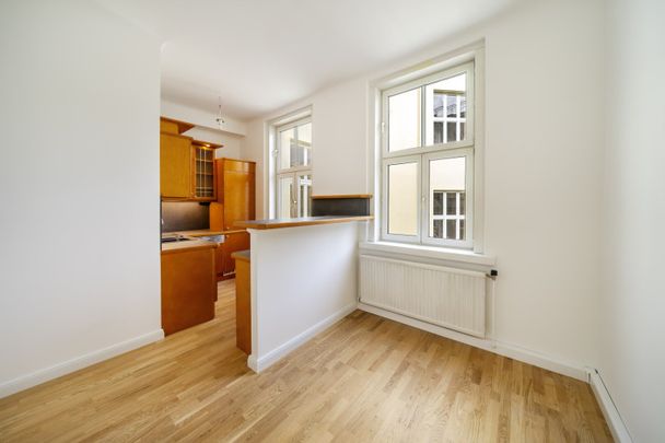 ***ERSTBEZUG-2,5-Zimmer-Wohnung in begehrter Lage in 1010*** - Photo 1