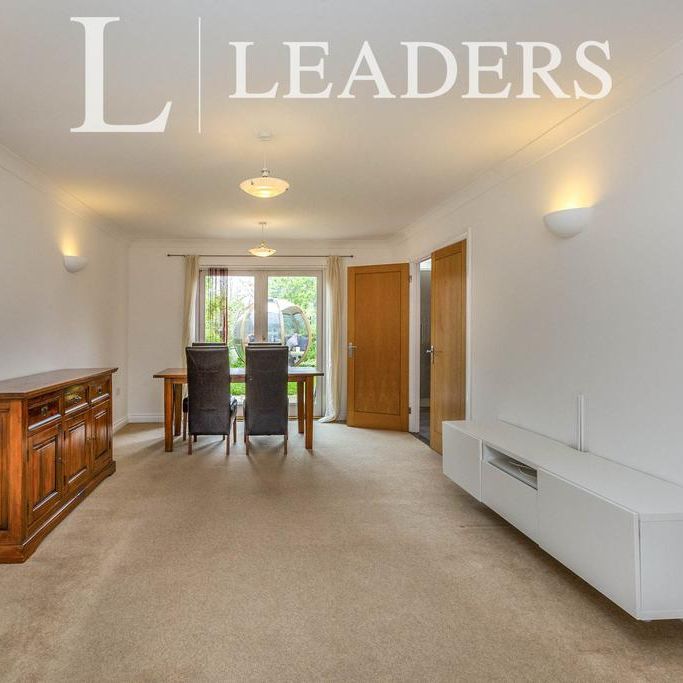 5 bedroom detached house to rent - Photo 1