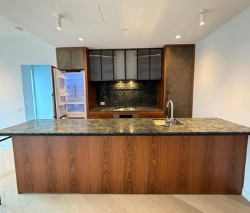 luxury Living on level 61 - Photo 4