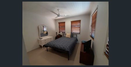 Beautifully presented townhouse in quiet up-market gated community of The Avenues on Palm Meadows Drive, Carrara. - Photo 5