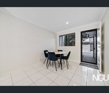 Low-Maintenance Living in a Fantastic Location! - Photo 4