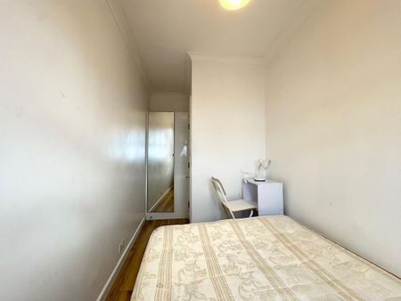 3 bedroom apartment to rent - Photo 4