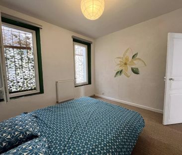 Location Appartement 2 pièces 64m² LA CIOTAT 13600 - Photo 2