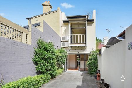 Spacious Two-Bedroom Home with Study in Quiet Alexandria Pocket - Photo 5