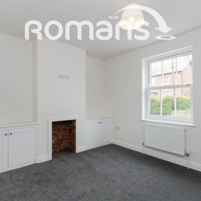 4 bedroom semi-detached house to rent - Photo 1