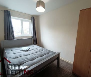 2 Bedroom Mid Terraced House - Photo 5