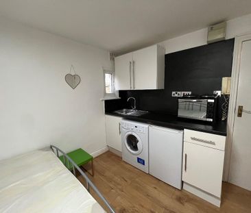 Studio to rent - Photo 5