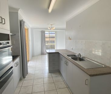 3-Bedroom Villa Steps from Angels Beach - Photo 1