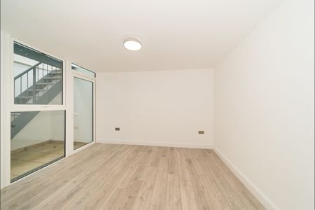 3 Bed Flat, East Dulwich Road, SE22 - Photo 5