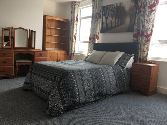 Room in a Shared House, Bovill Road, SE23 - Photo 1