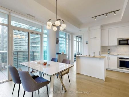 330 Richmond Street W #LPH1 - Photo 3