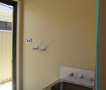 19 Dora Street, Queens Park - Photo 3