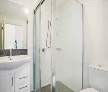 Air-conditioned studio apartment with city views. Great lifestyle l... - Photo 4