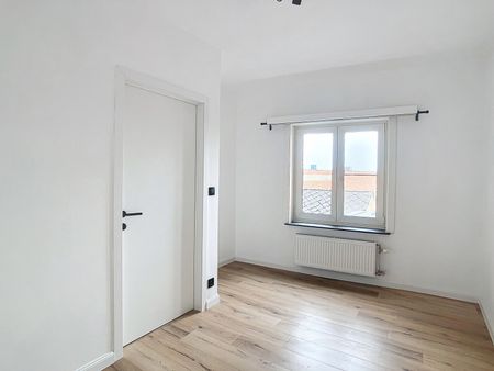 Ruime duplex met twee slaapkamers in het centrum van Tienen - Photo 3