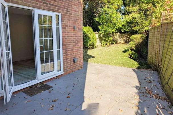Horsell, Surrey, GU21 - Photo 1