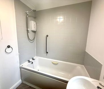 2 bedroom ground floor flat to rent - Photo 6