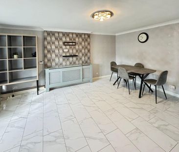 3 bedroom end of terrace house to rent - Photo 2