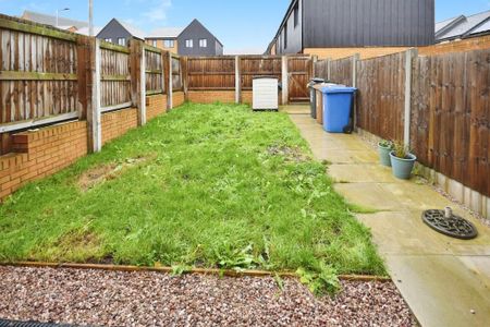 2 bedroom semi-detached house to rent - Photo 5