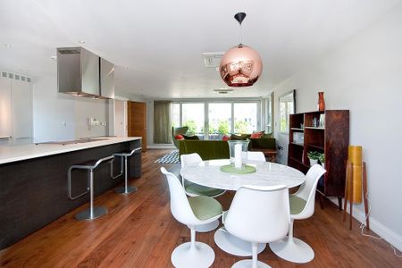 2 bedroom penthouse to rent - Photo 4