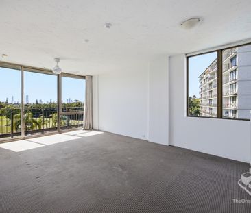1 Bedroom Apartment with Golf Course & Skyline Views - Photo 1