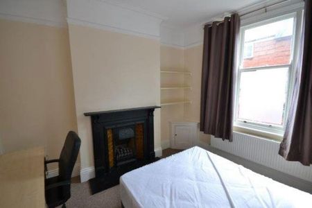 5 bedroom terraced house to rent - Photo 2