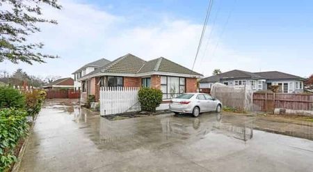 Large House Perfect for University Area - Photo 4