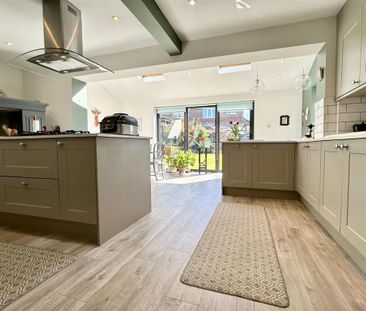 3 bedroom semi-detached house to rent - Photo 6