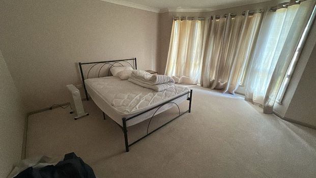 Private Estate Amaroo Area - Photo 1