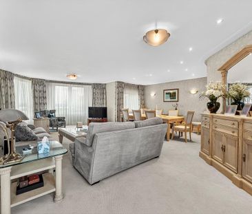 3 bedroom flat to rent - Photo 4