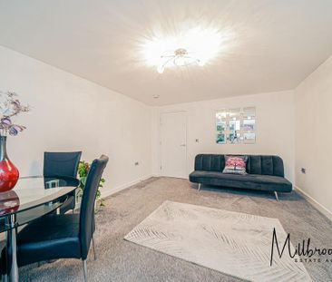 2 bedroom flat to rent - Photo 2