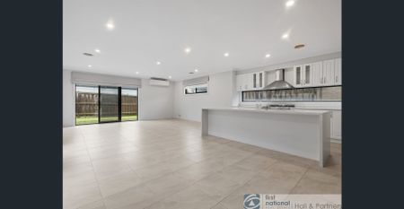 Beautifully Presented 4 Bedroom Family Home - Photo 3