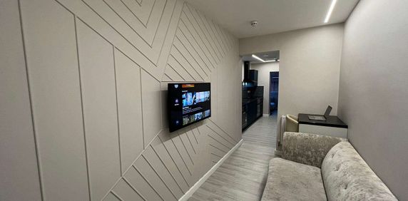 Modern, Bright Rooms with Private En-Suites Room 4 - Photo 2