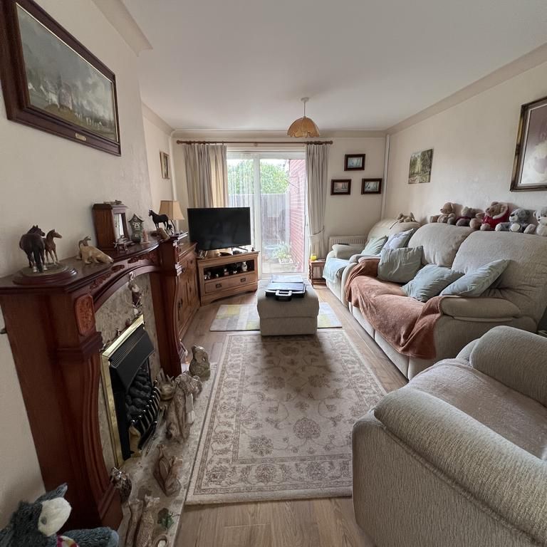 2 bedroom terraced house to rent - Photo 1